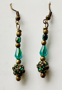 Green and Bronze coloured drop earrings destash.au x 1